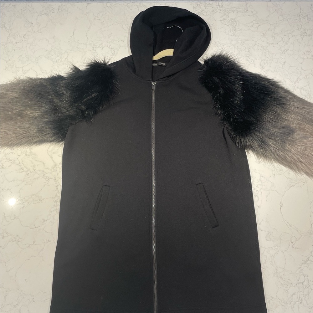 Black Dresses Sweater Hoodie with faux fur on the sleeve